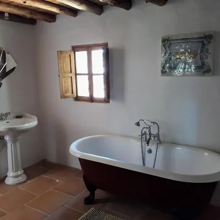 Вілла Beautiful Cortijo With Pool Near Ронда